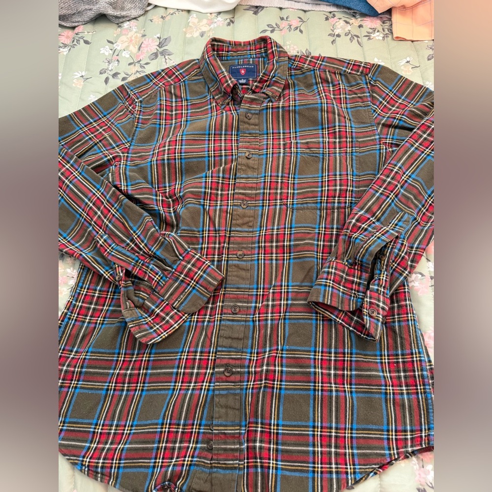 Saddlebred Men's 100 percent cotton Multicolor Plaid Button Down Shirt